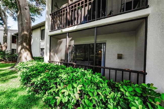 Building Photo - 2575 Pine Ridge Way S Unit E1