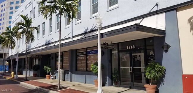 Building Photo - 1415 Dean St Unit 303