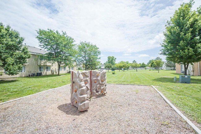 Cross Creek Apartments and Townhomes