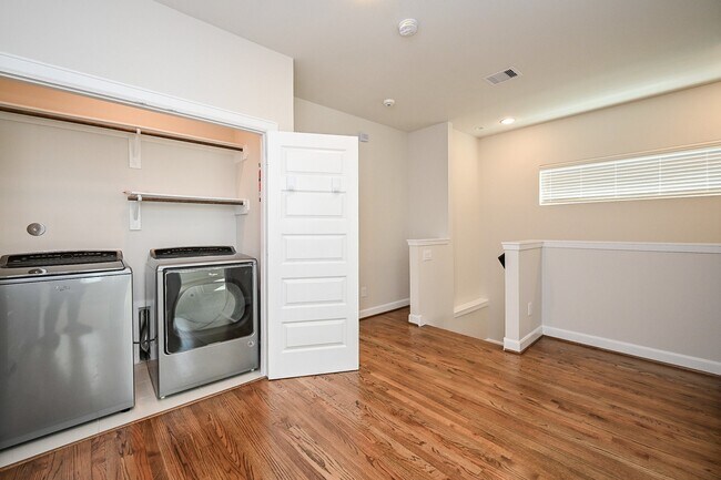 Photo - 651 Press St