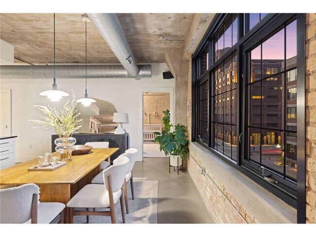 525 N 3rd St Unit 306