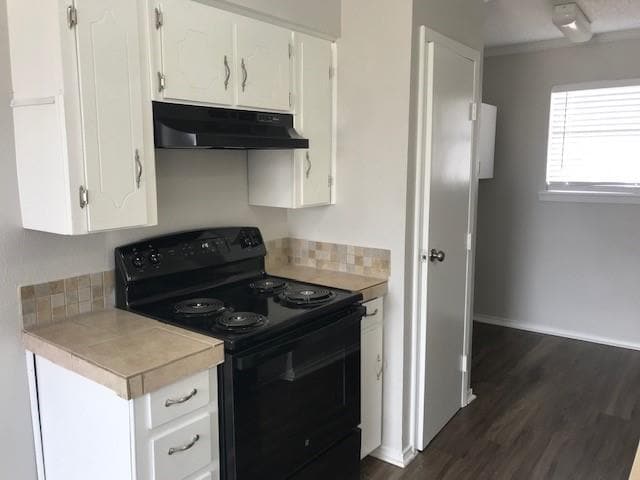 3110 Leanne St