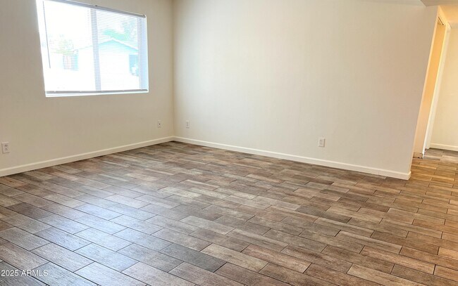 Photo - 2443 E Marmora St