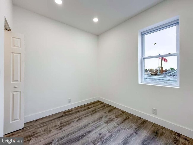 Photo - 30 Haddon Ave Unit 17