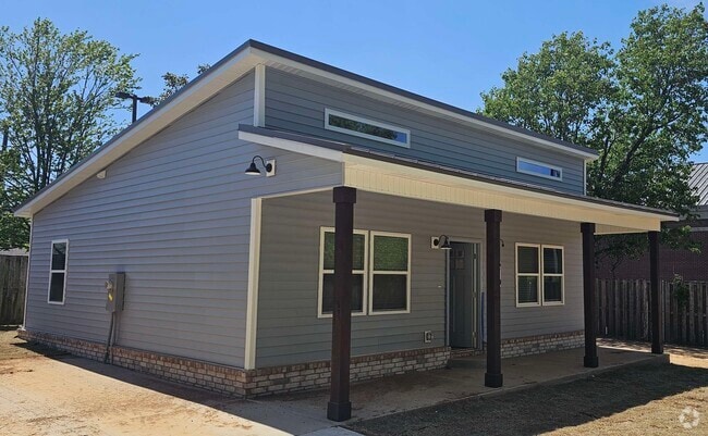 Building Photo - 204 N 7th St Rental
