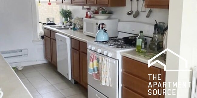 Building Photo - 918 Green Bay Rd