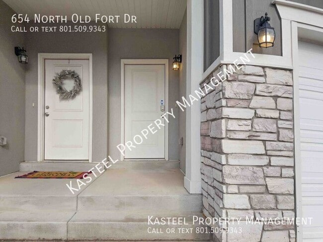 Photo - 654 N Old Fort Dr