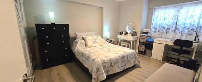 Photo - 4970 N Marine Dr