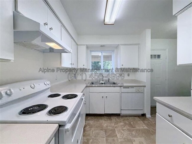 Photo - 18317 SW Jann Dr