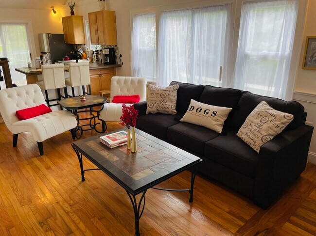 Photo - 112 Cooper St