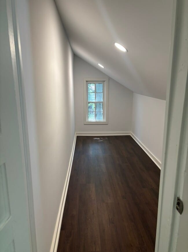 Amplios vestidores - 631 Woodland Ave SE Unidad 3