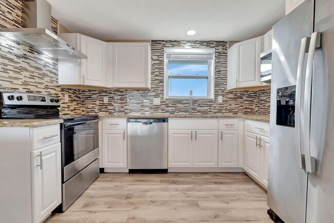 Photo - 7611 Spirea Dr