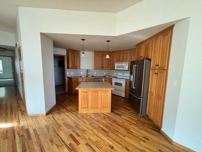 Photo - Beautiful 3 bed 3 bath duplex located in quiet neighborhood!