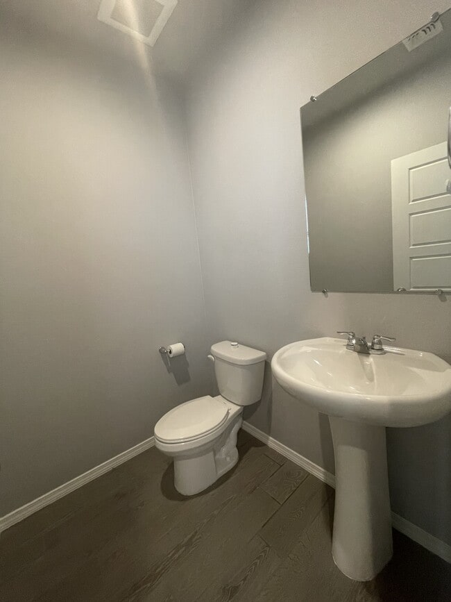 Photo - 4839 Blackburn Rd NE