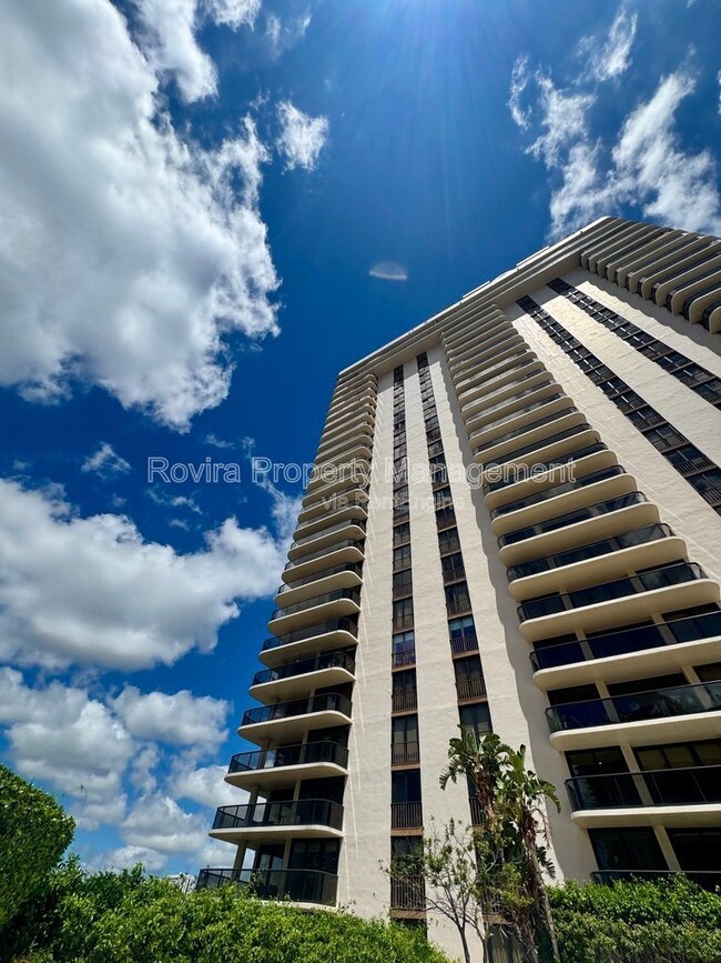 Building Photo - 19667 Turnberry Way Unit TW E