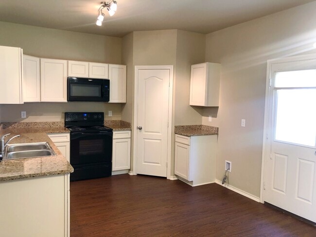 Photo - 457 Ambrose Avenue