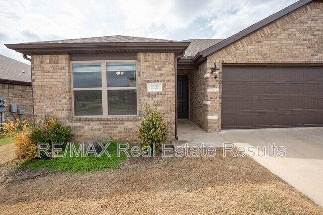 Photo - 1523 Purple Finch St