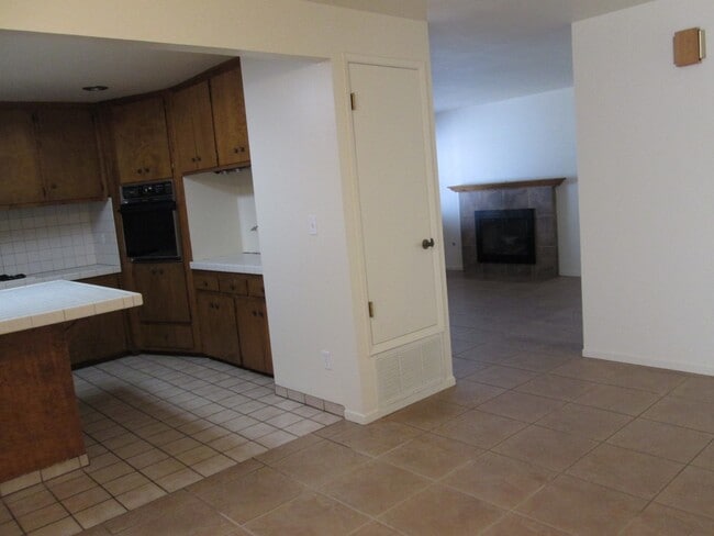 Photo - 1377 Woodside Dr