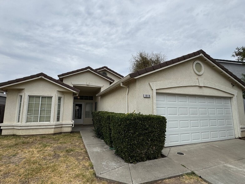 1919 Gordon Verner Cir
