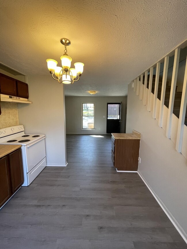 Photo - 914 Sparta Dr