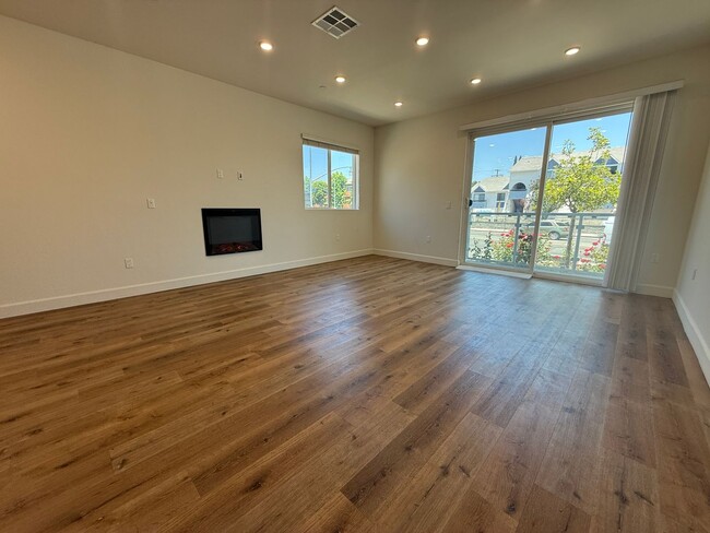 Photo - Beautiful 3-Bedroom Townhome in Sherman Oaks!