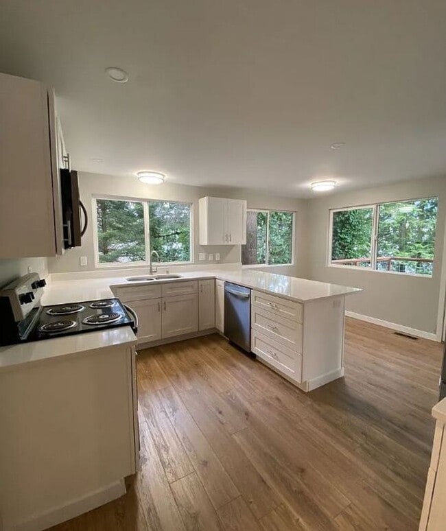 Photo - Two Stories of Comfort and Charm in Sudden Valley - Don't miss this 3bd/2b!!