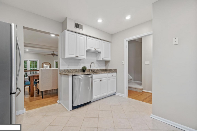 Photo - 6141 Summer Park Ln