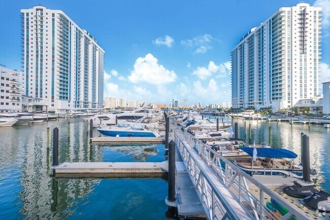 Building Photo - 17111 Biscayne Blvd Unit 1406 Rental