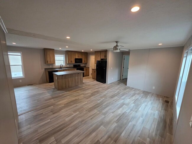 Photo - 90 Thomas Ln