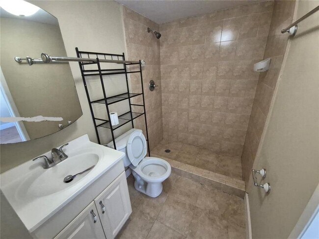 Photo - 6045 NW 186th St Unit #308