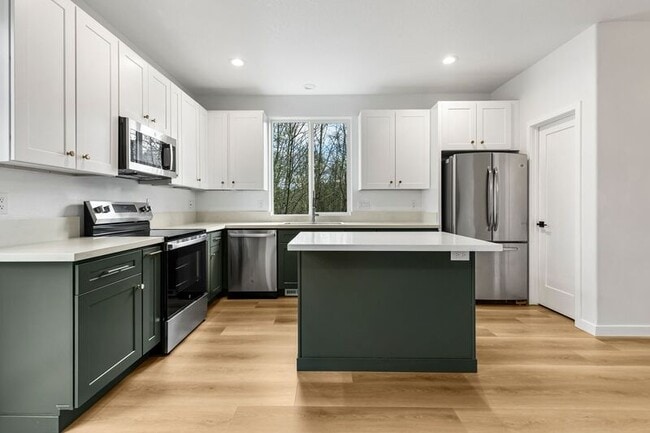 Building Photo - 3940 NW 148th Pl