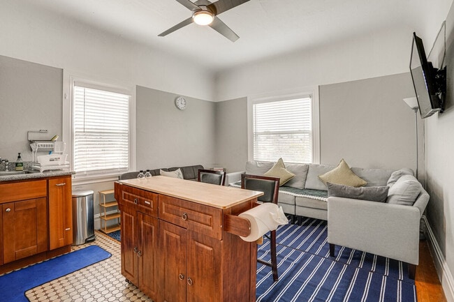 Building Photo - 2629 Eagle Ave Unit ID1304881P