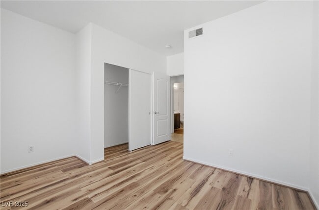 Building Photo - 1501 Truett St Unit 202