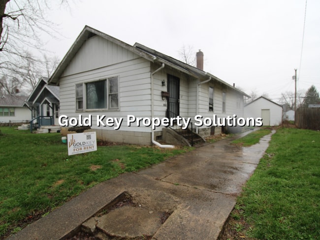 Building Photo - Large 2 BR 1 BA House with Family Room, Basement, Garage, and Separate Storage Building (SECTION ...