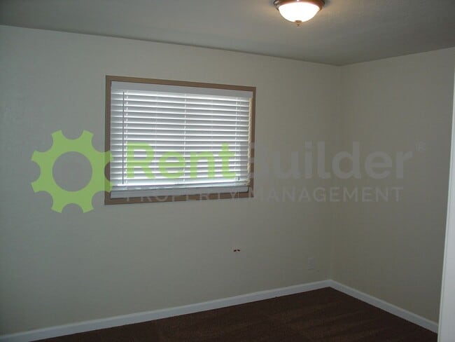 Photo - Excellent Northeast Location