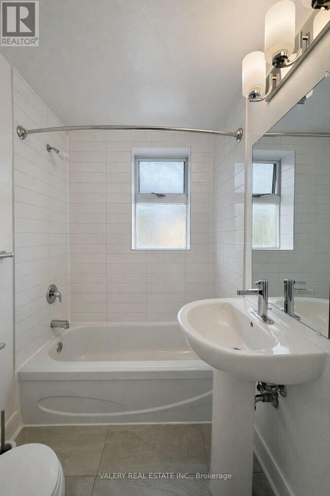 Photo - 391 Sherbourne St Unit 410