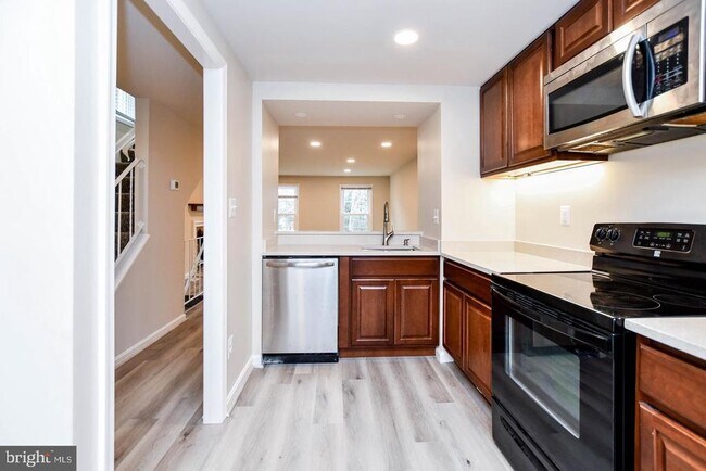 Photo - 20569 Strath Haven Dr