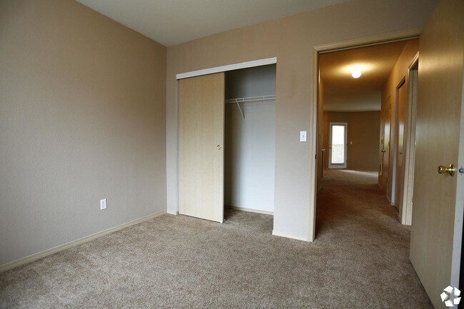 Bedroom - Gateway Village Apartments