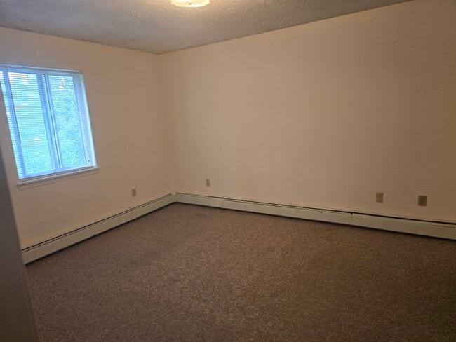 Bedroom - 142 Spruce St Unit 142 Spruce St  Apts