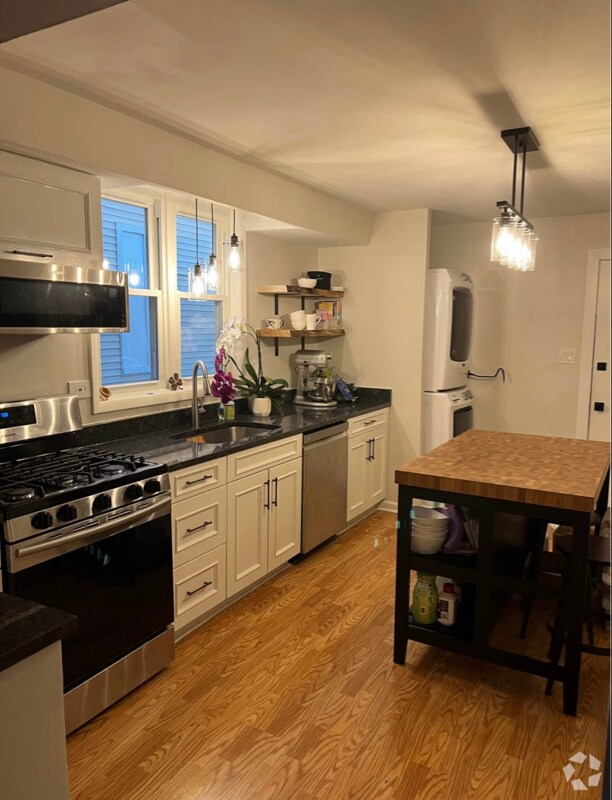 Building Photo - 3148 N Clifton Ave Unit 1 Rental