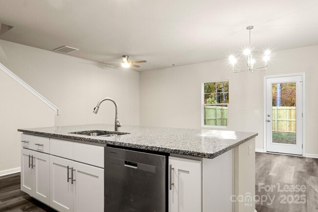 Photo - 990 Shearer Rd