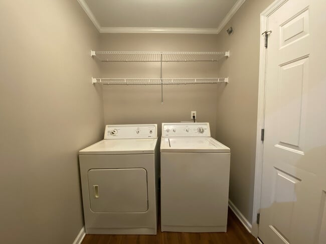 Room in Single Family Home on Hathshire Dr