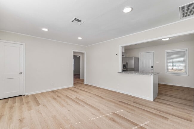 Photo - 3817 Lasker Ave