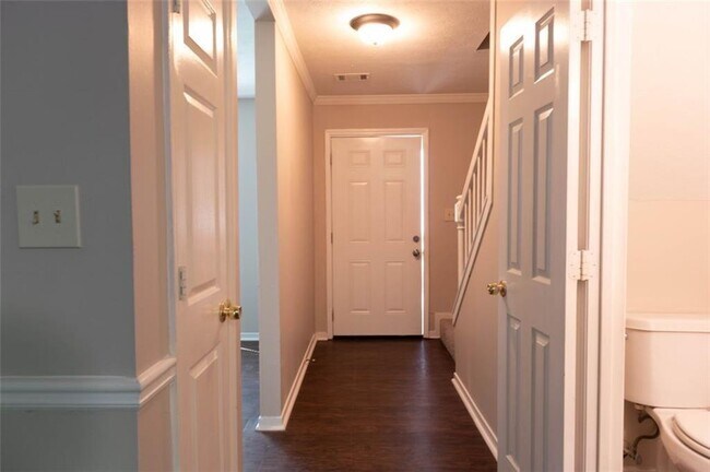 Photo - 721 Redland Dr