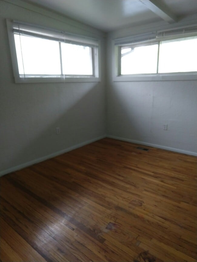 Photo - 730 W 25th St