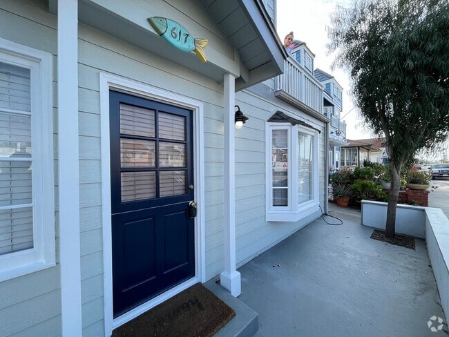 Building Photo - 617 W Balboa Blvd Unit 617 W. Balboa Rental