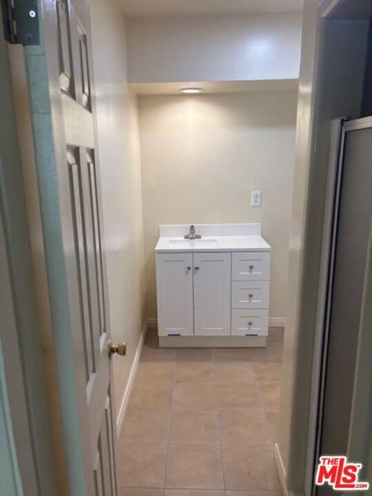 Building Photo - 4911 August Unit 6 Rental
