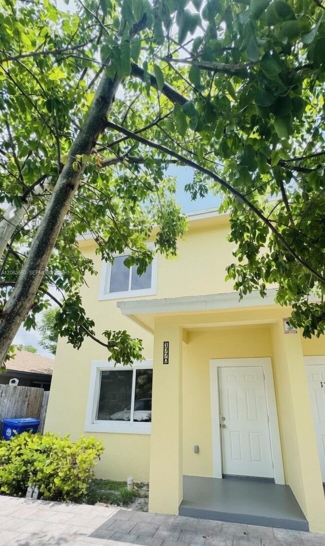Building Photo - 1770 NW 55th St Unit 1