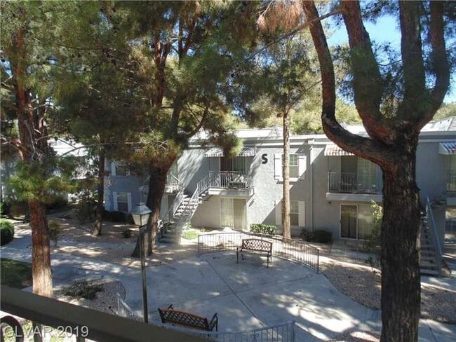 Building Photo - 3823 S Maryland Pkwy