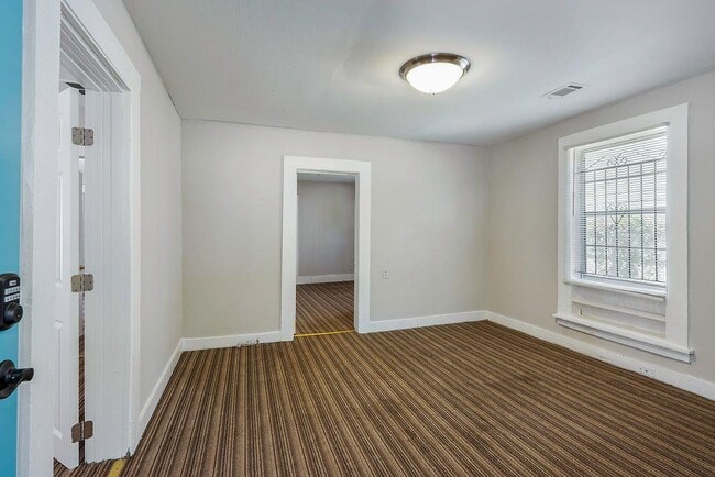 Photo - 184 Dahlia Ave NW